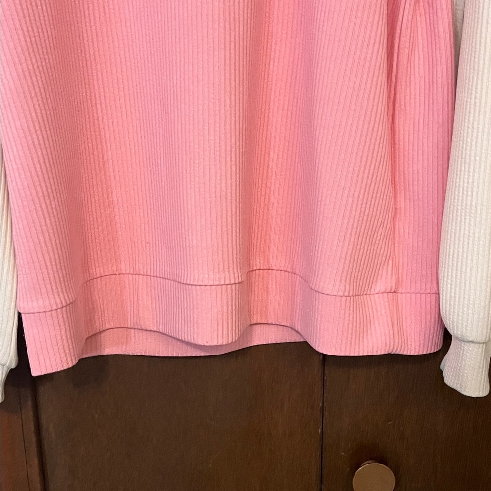 Wiholl Chic Colorblock Sweatshirt in Pink and Cream - Picture 5 of 8